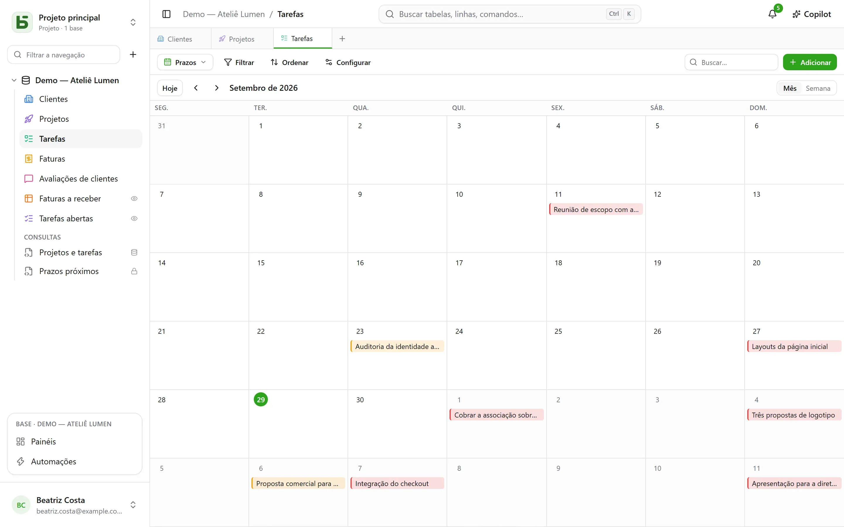 Um calendário por data de vencimento