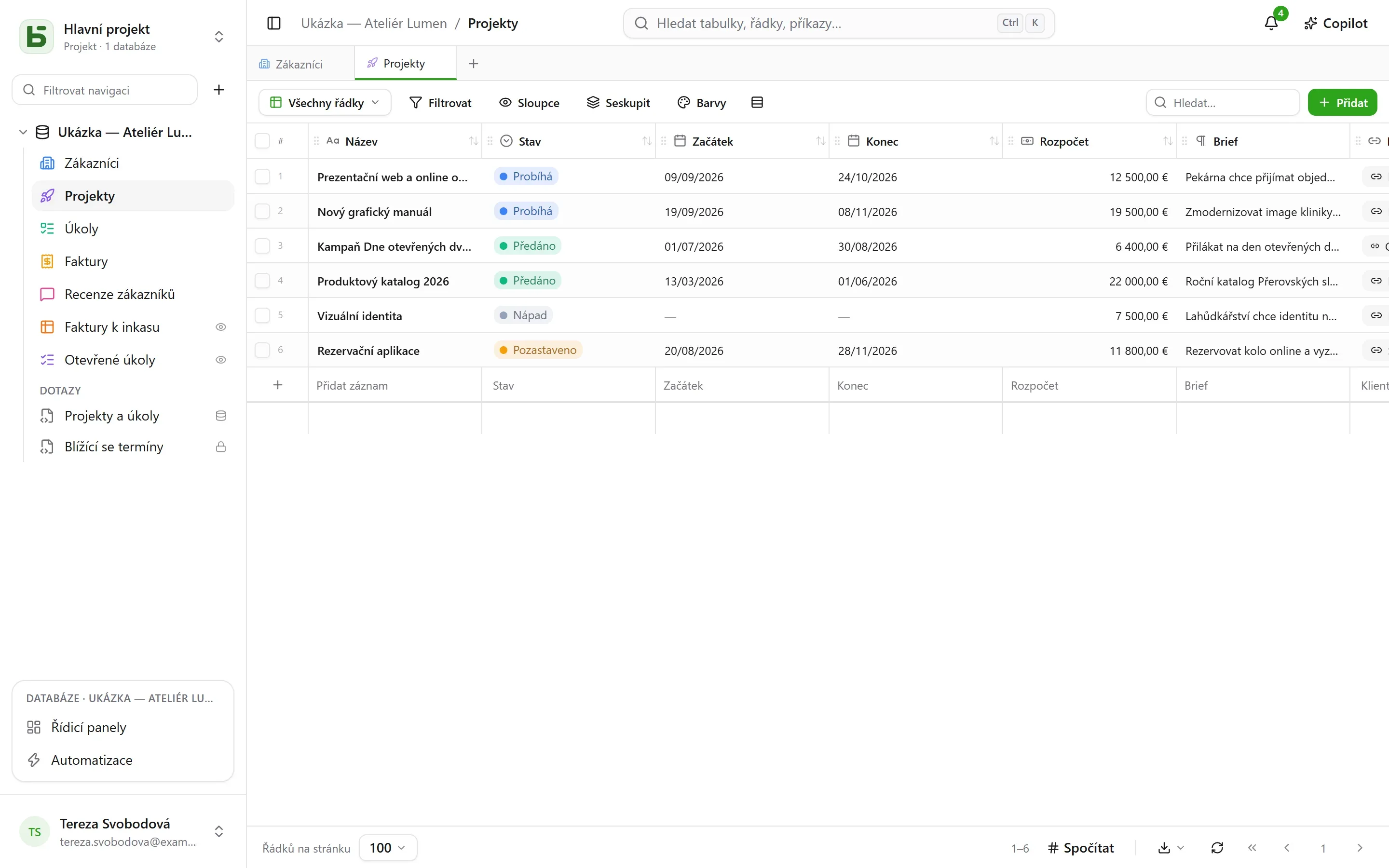 basedb – mřížka: Mřížka, která zapisuje do skutečné tabulky – a počítaná pole: doba trvání ze vzorce, město zákazníka z vyhledávání, počet úkolů z pole Počet.